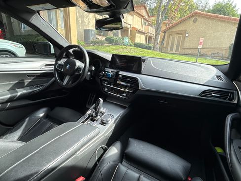 Used 2019 BMW 530e w/ M Sport Package image 14