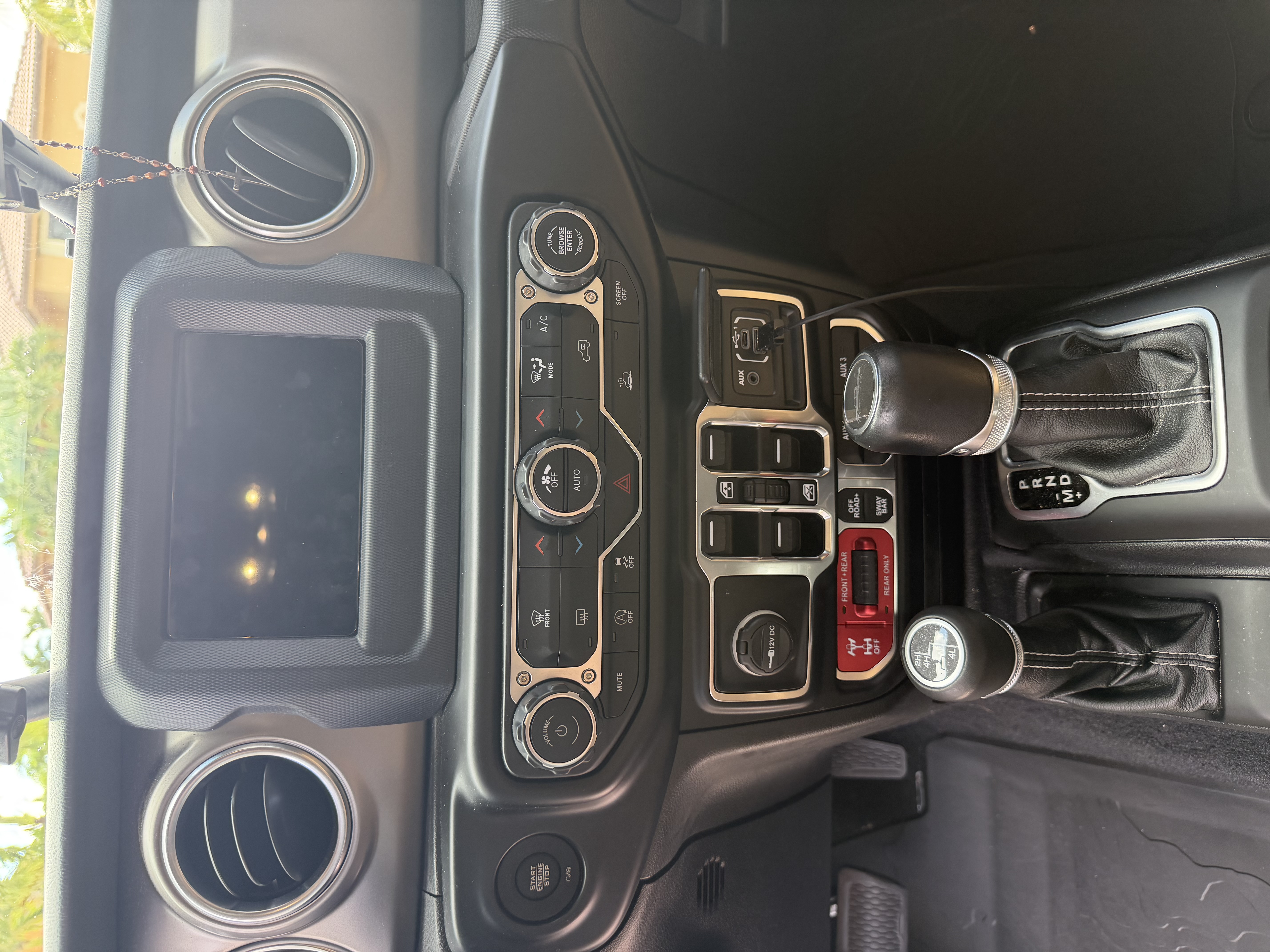 Used 2020 Jeep Gladiator Rubicon w/ LED Lighting Group AWD/4WD image 15