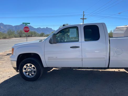 Used 2011 GMC Sierra 2500 SLE w/ SLE Preferred Package image 10