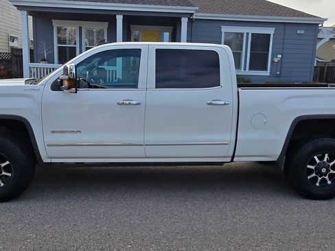 Used 2015 GMC Sierra 1500 SLT w/ SLT Crew Cab Value Package AWD/4WD image 6