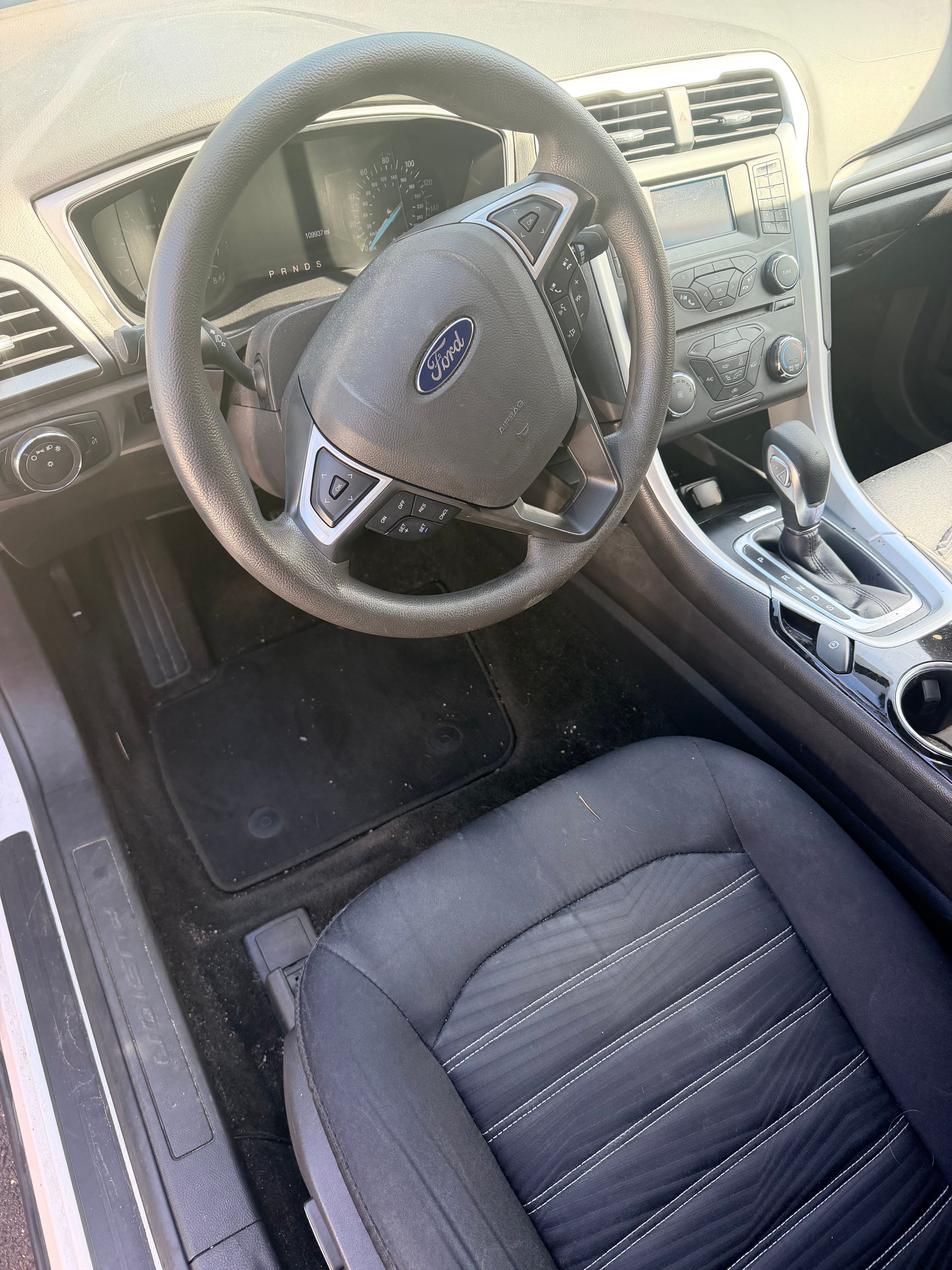 Used 2016 Ford Fusion SE FWD image 14