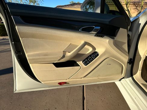 Used 2010 Porsche Panamera Turbo image 16
