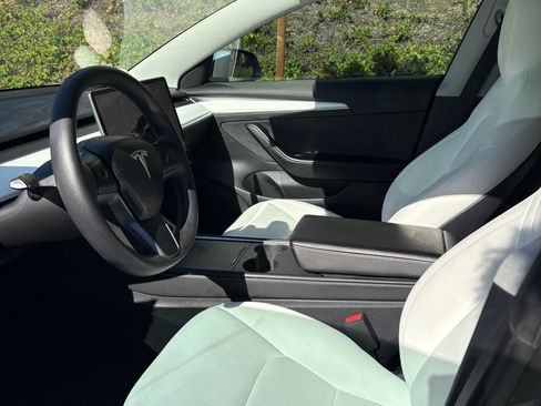 Used 2023 Tesla Model 3 Standard Range image 6