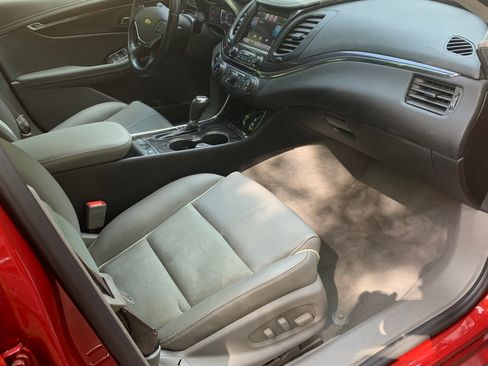 Used 2015 Chevrolet Impala LT image 13