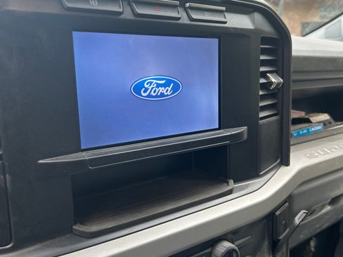 Used 2024 Ford F450 XL w/ XL Chrome Package image 6