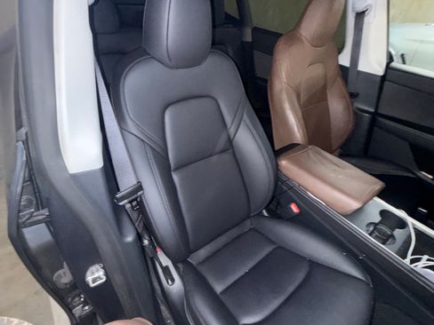 Used 2023 Tesla Model Y 2WD image 11