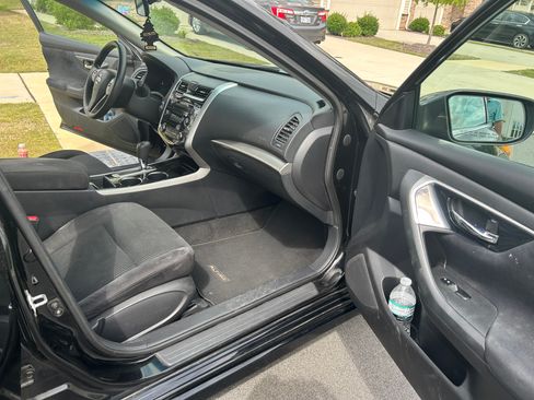 Used 2014 Nissan Altima 2.5 S FWD image 5