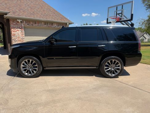 Used 2020 Cadillac Escalade Premium Luxury w/ Escalade Sport Edition AWD/4WD image 2