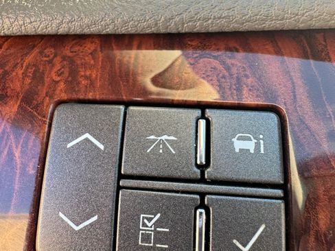 Used 2007 Cadillac DTS Luxury I w/ Trunk Convenience Package image 16