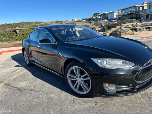 Used 2014 Tesla Model S image 2