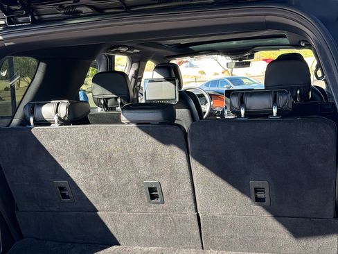 Used 2018 Lincoln Navigator Reserve w/ Technology Package image 15