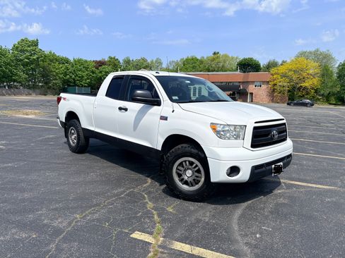 Used 2010 Toyota Tundra 4x4 Double Cab image 4