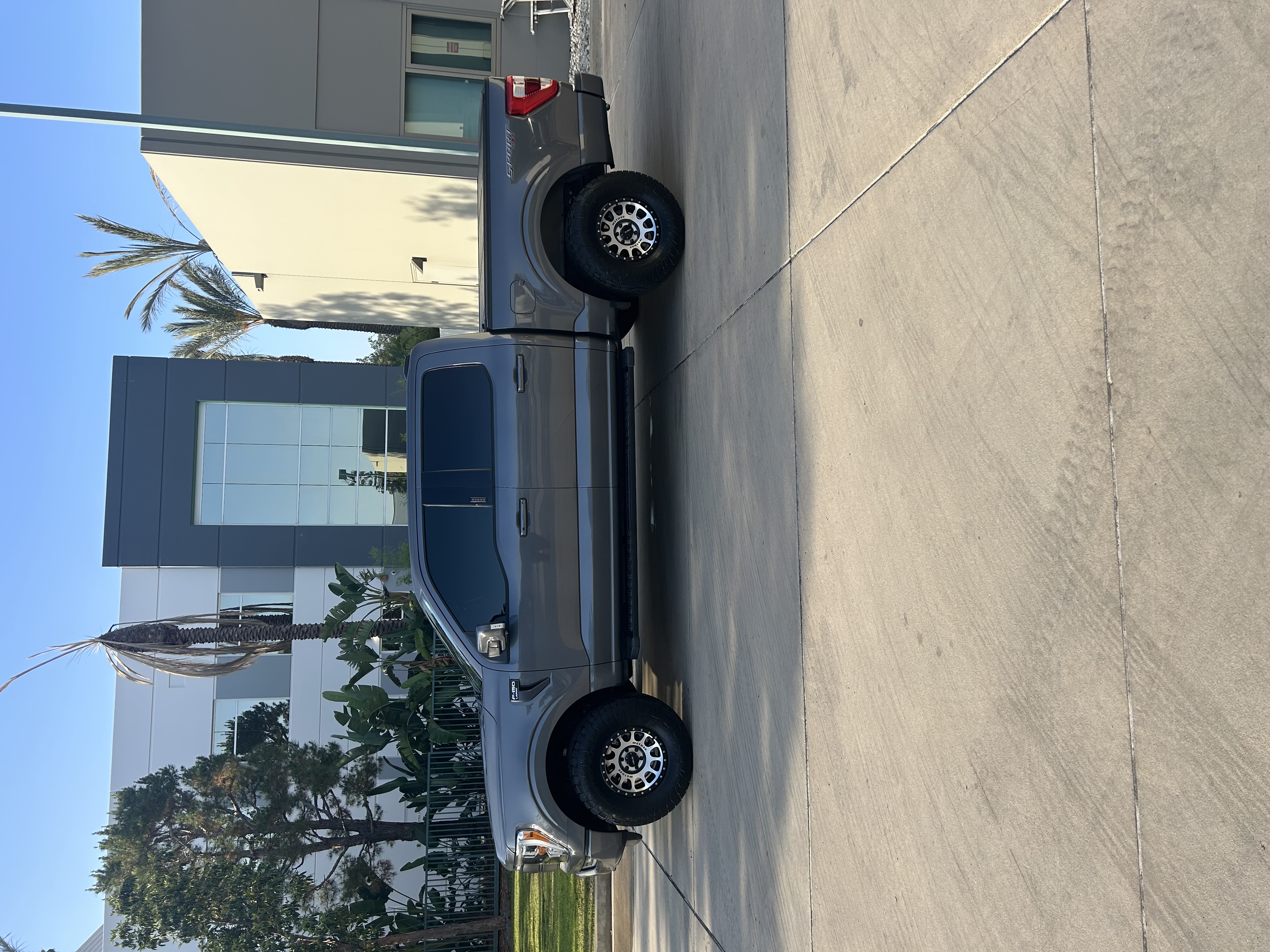 Used 2022 Ford F150 Lariat AWD/4WD image 5
