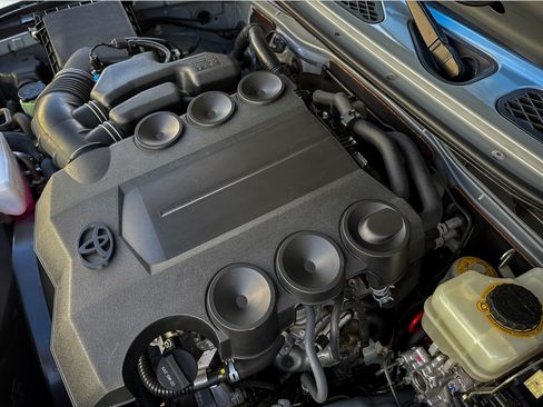 Used 2014 Toyota FJ Cruiser 4WD image 20