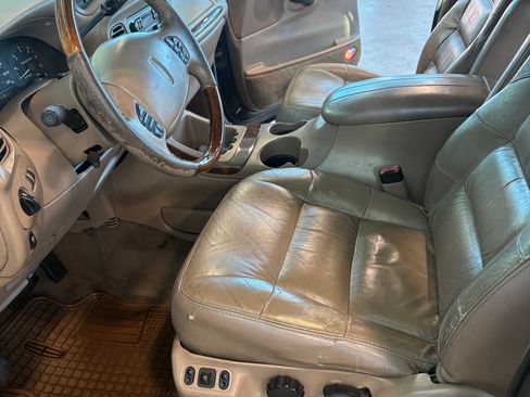 Used 1998 Lincoln Navigator 4WD image 9