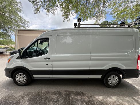 Used 2022 Ford Transit 150 Medium Roof w/ Exterior Upgrade Package RWD image 2