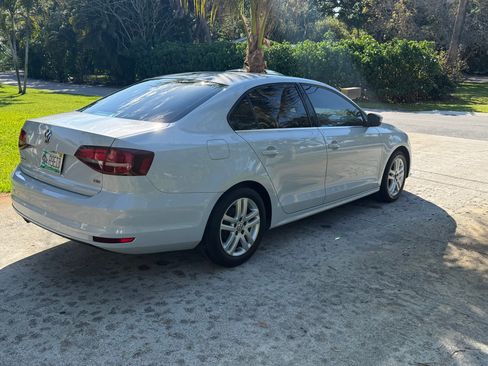 Used 2017 Volkswagen Jetta S image 14