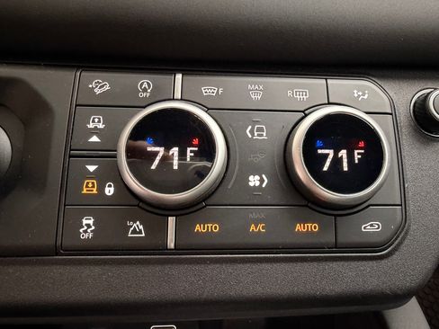 Used 2024 Land Rover Defender 90 X-Dynamic SE image 14