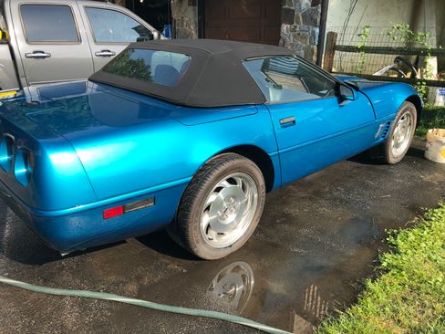 Used 1996 Chevrolet Corvette Convertible image 11