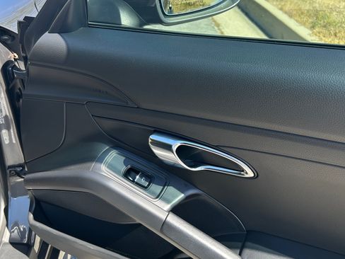 Used 2013 Porsche Boxster S image 16