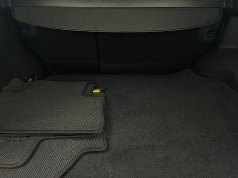 Used 2021 Toyota RAV4 XLE w/ Convenience Package image 13