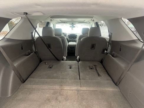 Used 2019 Chevrolet Traverse LT image 19