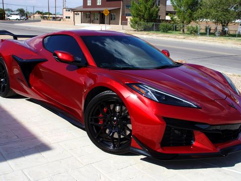 Used 2024 Chevrolet Corvette Z06 RWD image 14