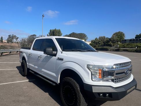 Used 2018 Ford F150 XLT w/ Equipment Group 302A Luxury AWD/4WD image 5