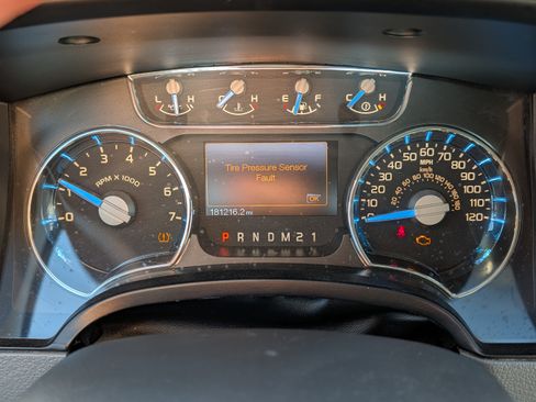 Used 2013 Ford F150 Lariat w/ Luxury Equipment Group image 22