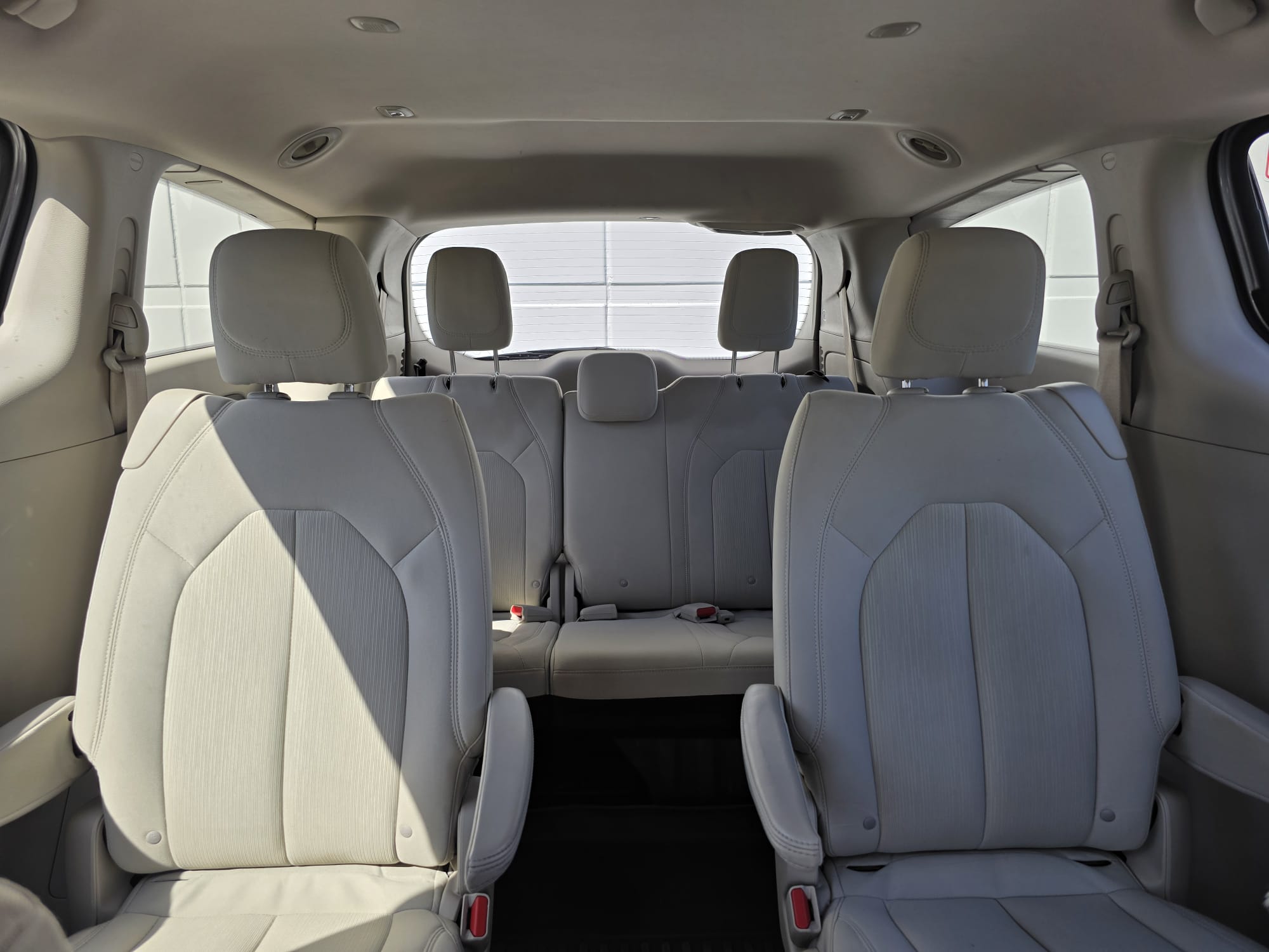 Used 2017 Chrysler Pacifica Touring FWD image 24