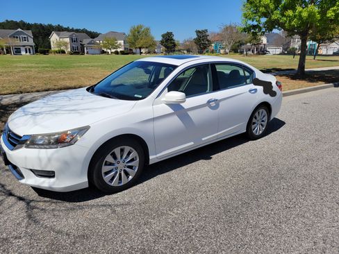 Used 2015 Honda Accord Touring image 14