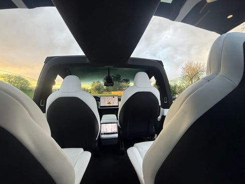 Used 2024 Tesla Model X AWD/4WD image 11