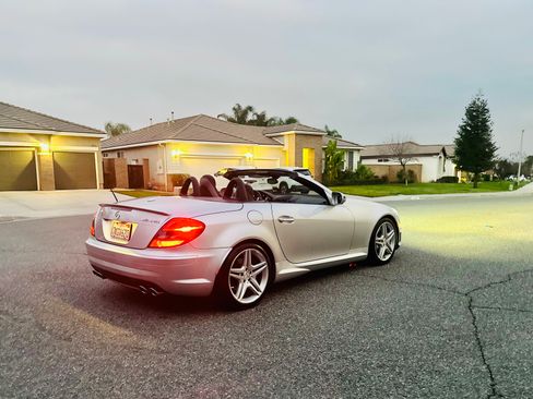 Used 2009 Mercedes-Benz SLK 55 AMG image 14