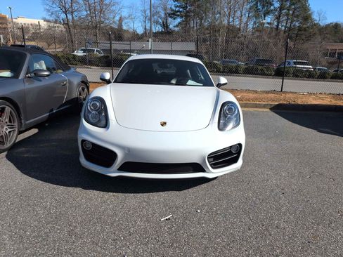 Used 2014 Porsche Cayman S image 2