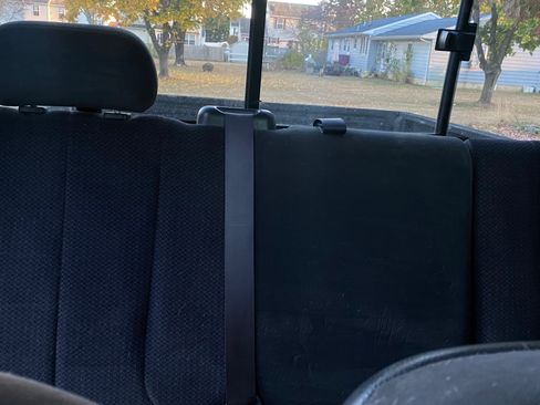 Used 2004 Dodge Ram 2500 Truck SLT w/ Off-Road Group image 10