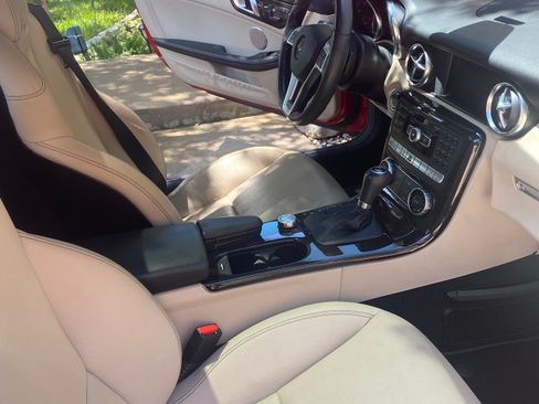 Used 2015 Mercedes-Benz SLK 250 image 6