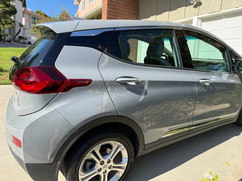 Used 2020 Chevrolet Bolt LT FWD image 5