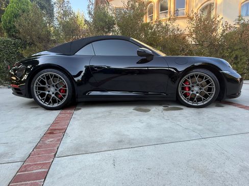 Used 2020 Porsche 911 Carrera S image 2
