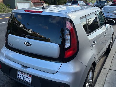 Used 2018 Kia Soul image 2