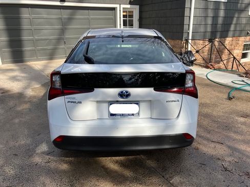 Used 2022 Toyota Prius LE image 10