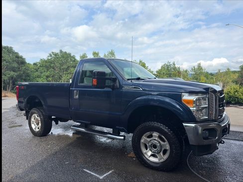 Used 2016 Ford F250 XLT w/ XLT Value Package image 2