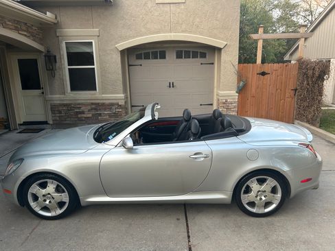 Used 2002 Lexus SC 430 Convertible RWD image 1