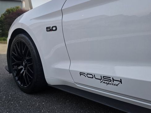 Used 2021 Ford Mustang GT RWD image 11