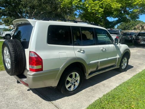 Used 2006 Mitsubishi Montero Limited AWD/4WD image 4