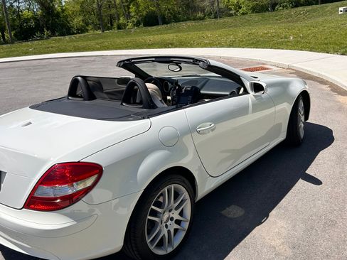 Used 2007 Mercedes-Benz SLK 350 image 4
