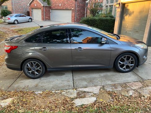 Used 2014 Ford Focus SE w/ Equipment Group 201A image 8