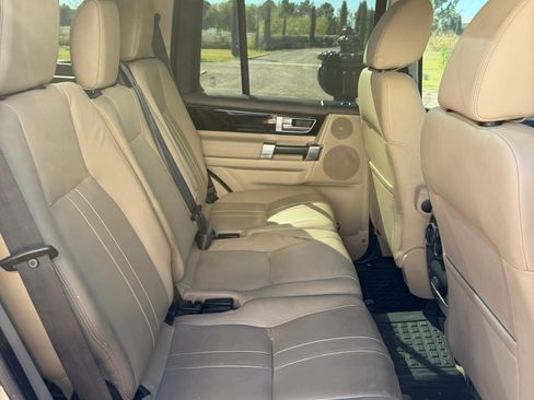 Used 2016 Land Rover LR4 HSE Silver Edition image 5