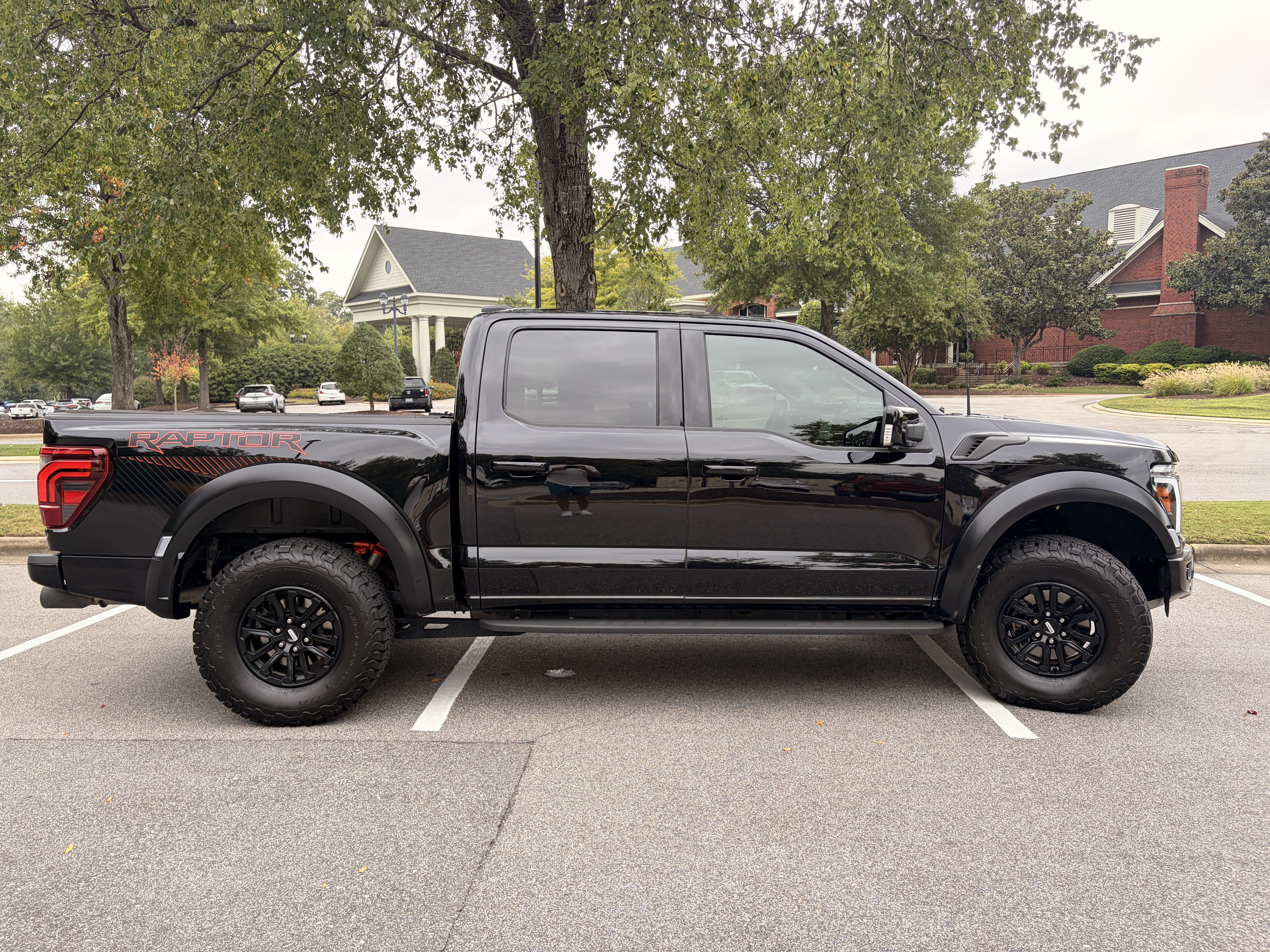 Used 2025 Ford F150 Raptor AWD/4WD image 10