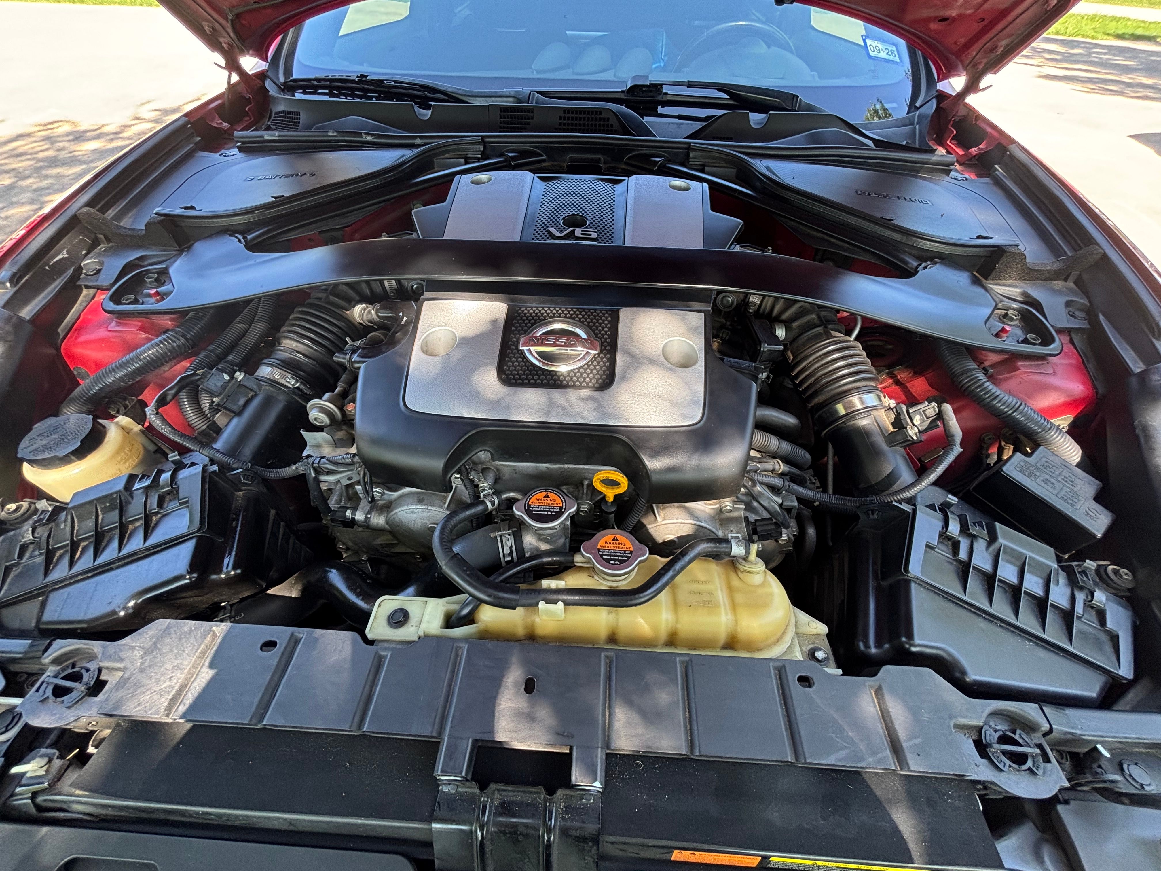 Used 2016 Nissan 370Z Coupe RWD image 6