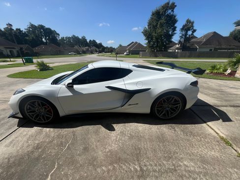 Used 2025 Chevrolet Corvette Z06 w/ Z07 Performance Package RWD image 26